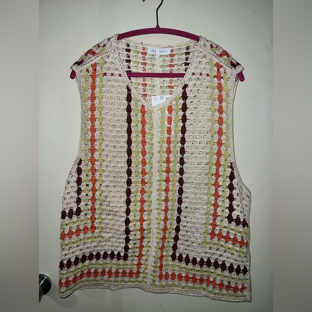 Zara Men’s Beige and Multicolor Crochet Top